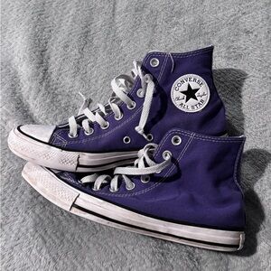 Converse High top Chuck Taylor size 8.5 women